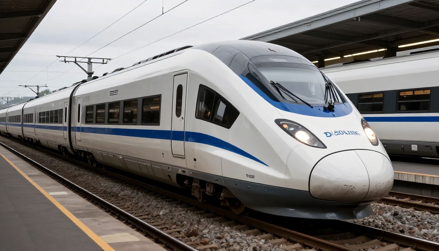 Moderne Züge beschleunigen die Verbindung