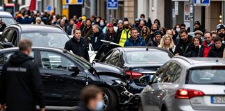 Auto rastet in München in Menschenmenge – 12 Verletzte