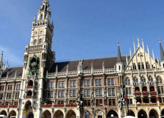 Neues Rathaus München feiert 130-jähriges Jubiläum