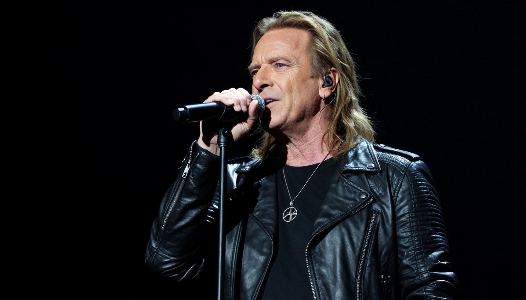 Till Lindemanns einzigartige Bühnenpräsenz