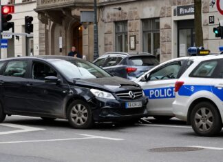 Tödlicher Unfall in München: Ein Toter bei Zusammenstoß zweier Autos