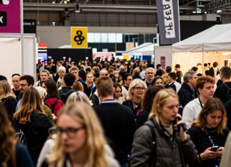 Münchens erste AO-Sex-Messe zieht über 5.000 Besucher an