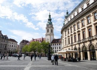 München Aktuell: Ein Blick auf die Vielfalt der Stadt Munich Now: A Look at the City's Diversity