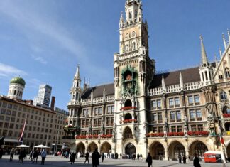 Historischer Glanz: Marienplatz feiert 850 Jahre Münchner Stadtgeschichte