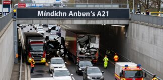 A21-Tunnel in München nach Lkw-Unfall seit 6 Uhr komplett gesperrt