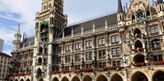 Historischer Ratskeller München feiert 700 Jahre bayerische Biertradition unter dem Rathaus