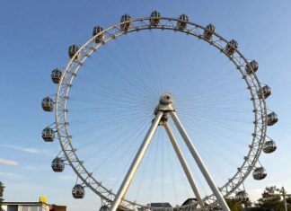 Münchens neues 60-Meter-Riesenrad startet im Oktober am Olympiapark