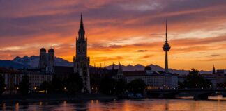 Abendrot über München: Sonnenuntergang heute um 20:47 Uhr erwartet