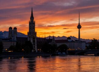 Abendrot über München: Sonnenuntergang heute um 20:47 Uhr erwartet