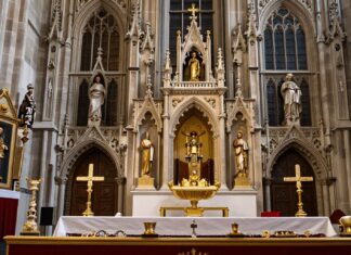 St. Peter München feiert 1.200 Jahre Geschichte mit seltenen Reliquien-Ausstellung