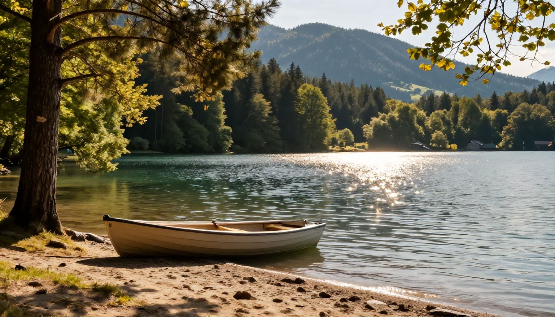Waldsee Idylle: Wo Föhren duften und das Wasser glitzert