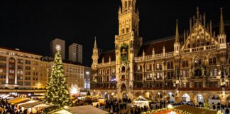 Münchens historischer Weihnachtsmarkt an der Residenz startet mit 140 Ständen und neuem Lichterkonzept