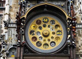 Münchens Glockenspiel läutet seit 114 Jahren dreimal täglich die Geschichte der Stadt ein